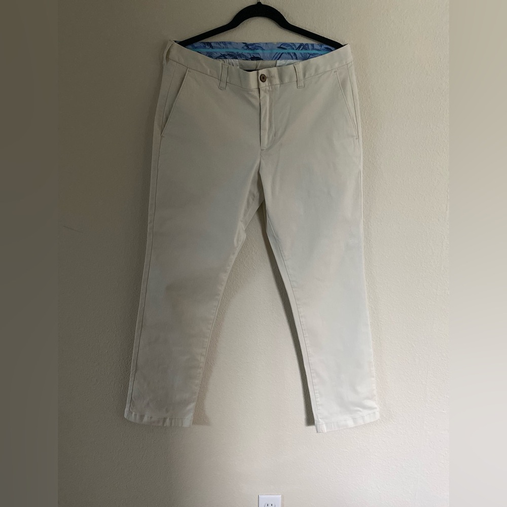 Tommy Bahama Men’s Boracay Chino Pants in Bleach Sand Size 33x30